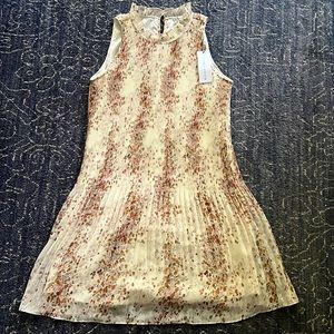 BNWT Maison d’ Amelie plisse dress